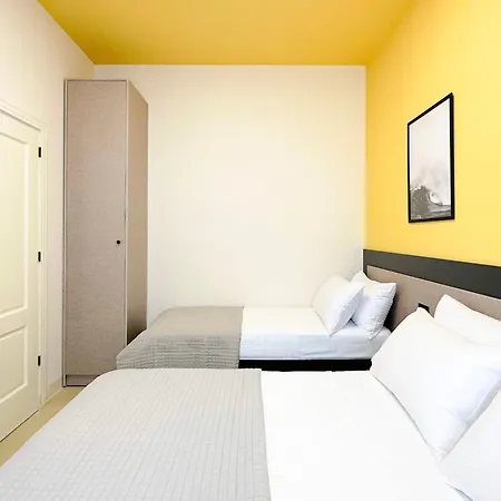 Close Apartment